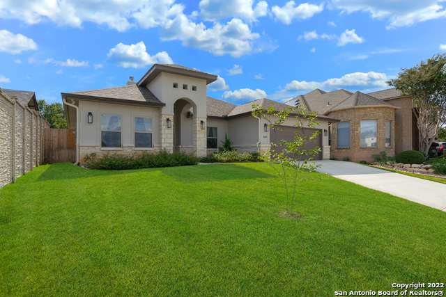 Listing photo id 0 for 2675 Fairwood Dr