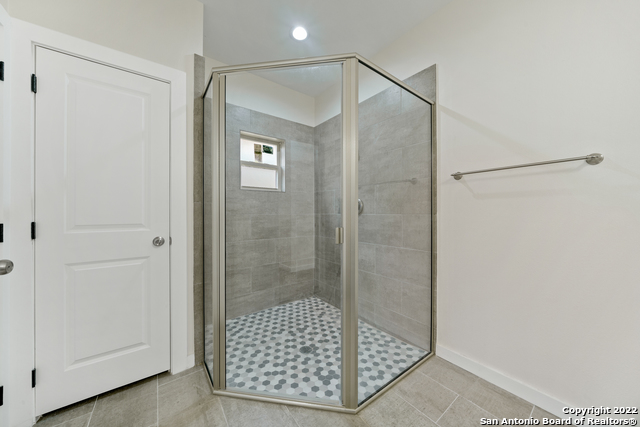 Listing photo id 18 for 2675 Fairwood Dr