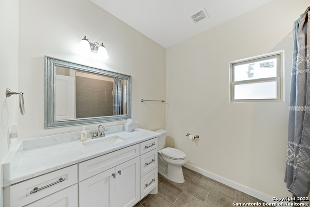 Listing photo id 20 for 2675 Fairwood Dr