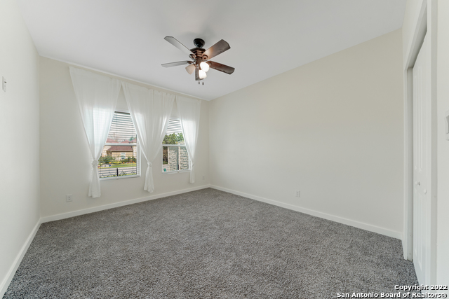 Listing photo id 21 for 2675 Fairwood Dr