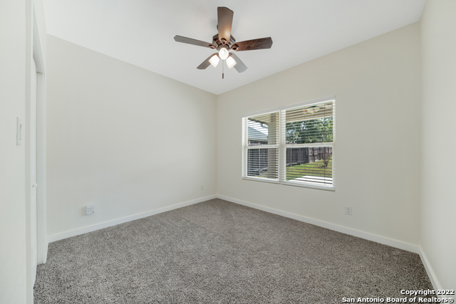 Listing photo id 22 for 2675 Fairwood Dr