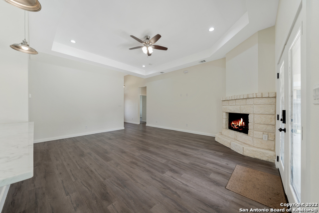 Listing photo id 6 for 2675 Fairwood Dr