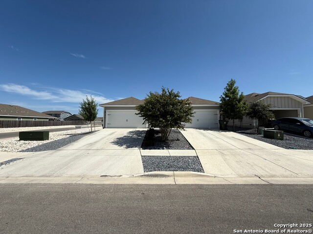 Details for 612-614 Heathers Way, Seguin, TX 78155