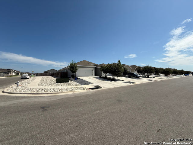 Image 2 of 29 For 612-614 Heathers Way