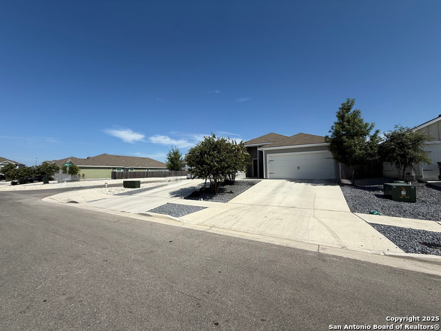 Image 3 of 29 For 612-614 Heathers Way