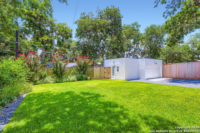 Image 27 of 40 For 126 Wildrose Ave