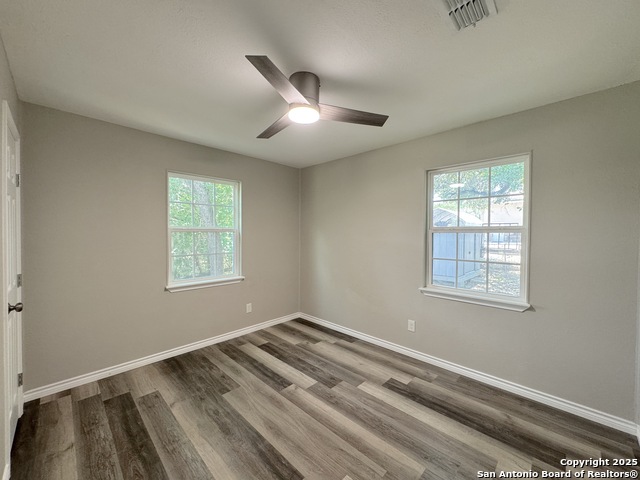 Listing photo id 18 for 387 Lake Park Loop