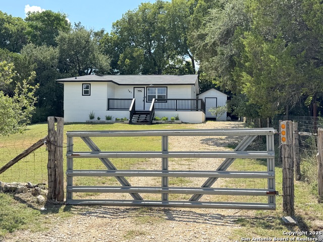 Listing photo id 25 for 387 Lake Park Loop
