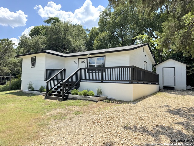 Listing photo id 1 for 387 Lake Park Loop