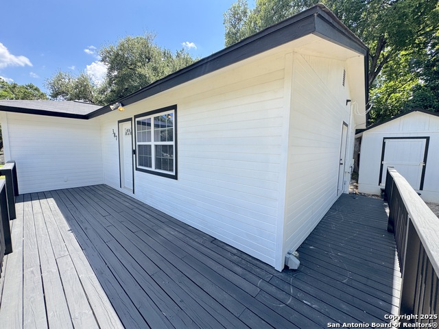 Listing photo id 6 for 387 Lake Park Loop