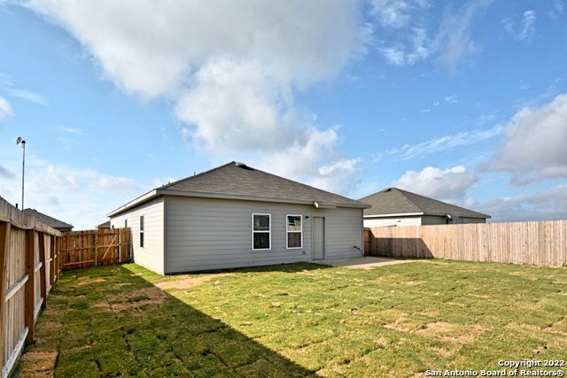 Listing photo id 22 for 3416 Canyon Ridge