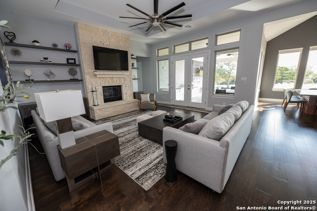 Listing photo id 12 for 5716 High Forest