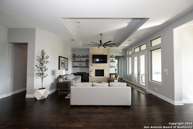 Listing photo id 13 for 5716 High Forest