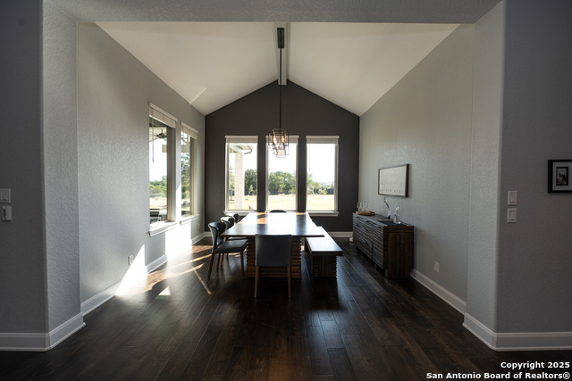 Listing photo id 20 for 5716 High Forest