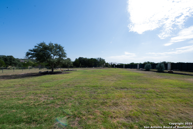 Listing photo id 47 for 5716 High Forest