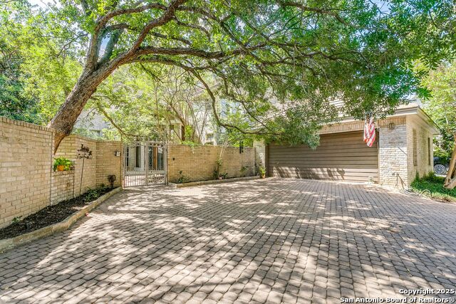 Details for 9 Scarborough Square, San Antonio, TX 78218