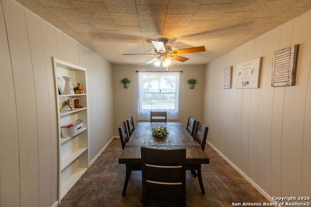 Listing photo id 14 for 4843 Fm 1436