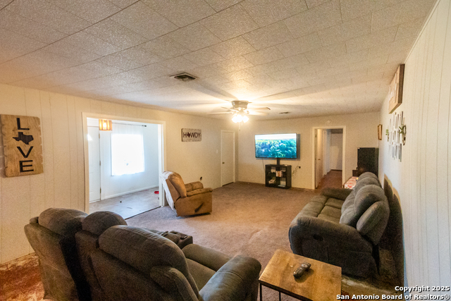 Listing photo id 19 for 4843 Fm 1436