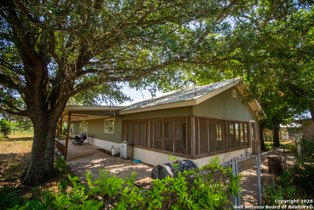Listing photo id 1 for 4843 Fm 1436