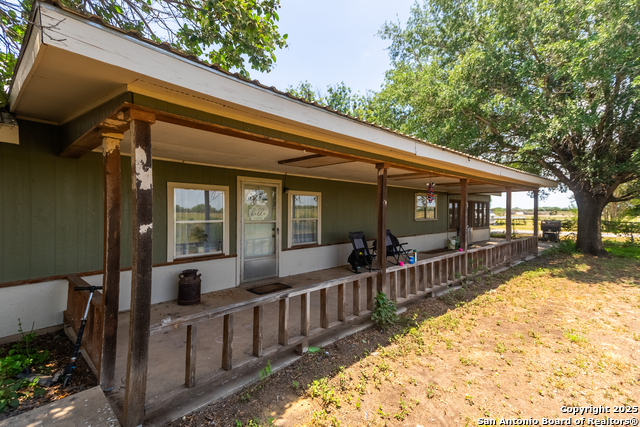 Listing photo id 2 for 4843 Fm 1436