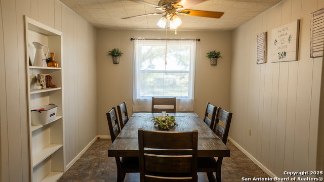 Listing photo id 4 for 4843 Fm 1436