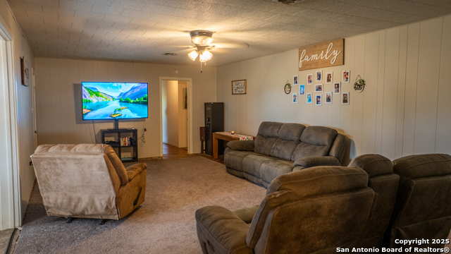 Listing photo id 5 for 4843 Fm 1436