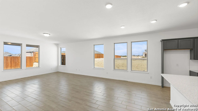 Image 4 of 9 For 12214 Vista Flats