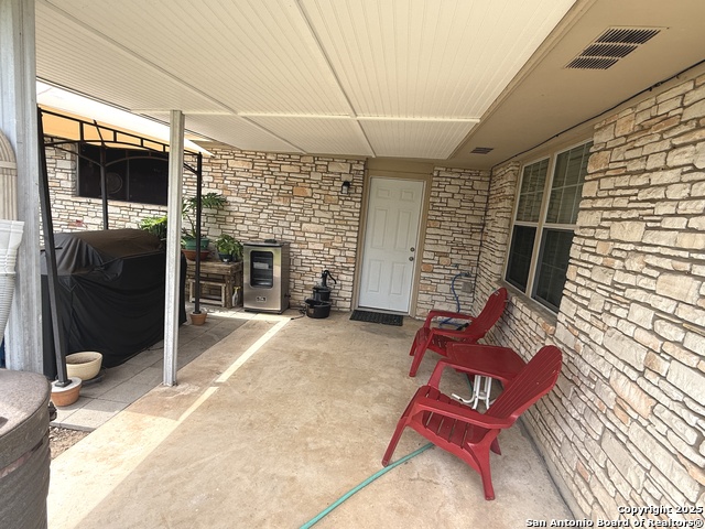 Image 18 of 31 For 717 Lookout  