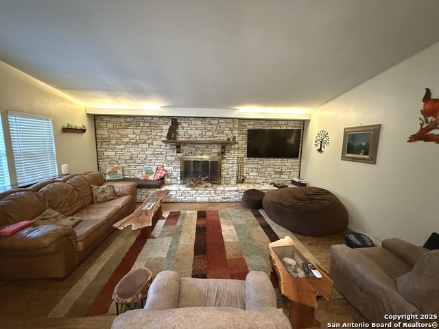 Image 2 of 31 For 717 Lookout  