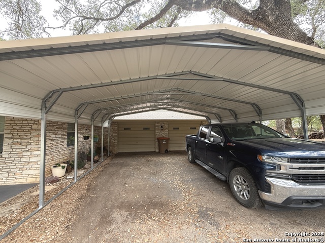 Image 24 of 31 For 717 Lookout  