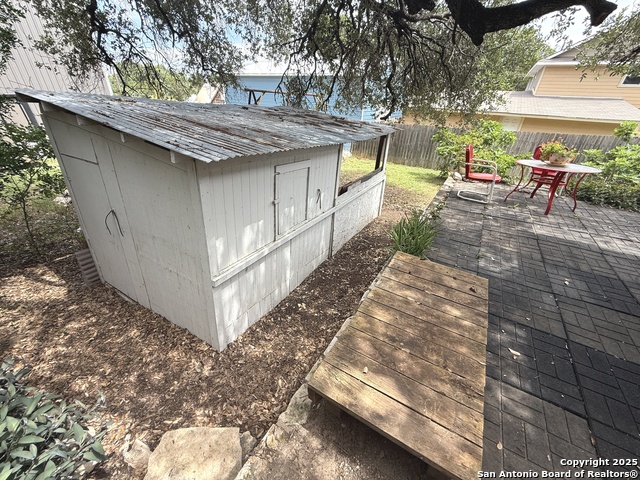 Image 27 of 31 For 717 Lookout  