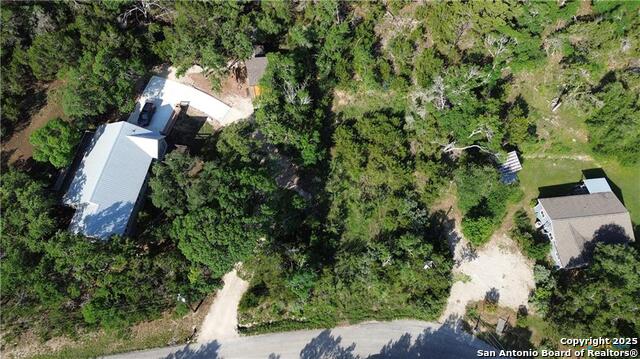 Listing photo id 2 for 623 Friefly Drive