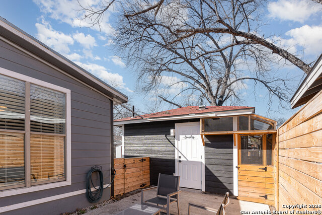 Listing photo id 22 for 1139 Morales