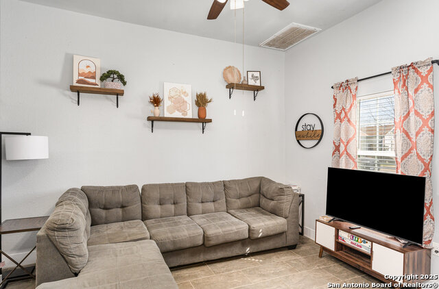 Listing photo id 7 for 1139 Morales
