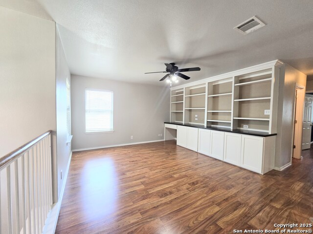 Listing photo id 8 for 4030 Bear Oak Path