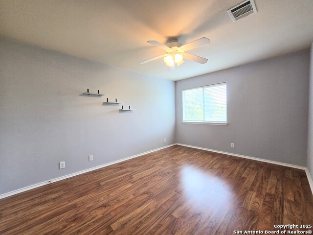 Listing photo id 11 for 4030 Bear Oak Path