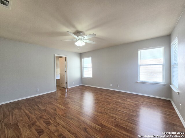 Listing photo id 14 for 4030 Bear Oak Path