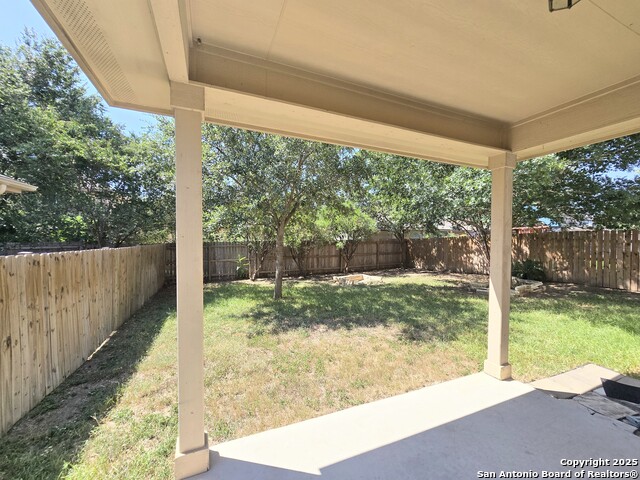 Listing photo id 19 for 4030 Bear Oak Path