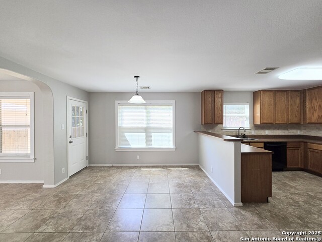 Listing photo id 4 for 4030 Bear Oak Path