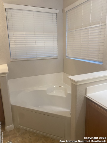 Image 15 of 26 For 702 Lorimor Ct