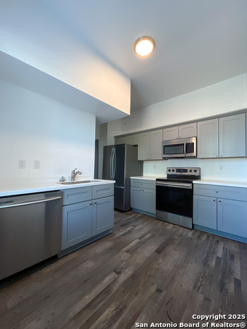 Image 2 of 16 For 802 Montana St  1
