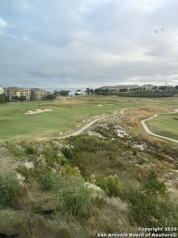Listing photo id 2 for 611 Quarry 611