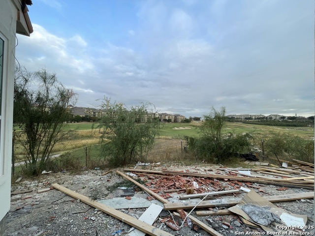 Listing photo id 4 for 611 Quarry 611
