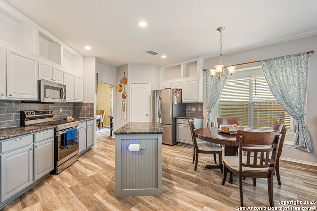 Listing photo id 8 for 23618 Calico Chase