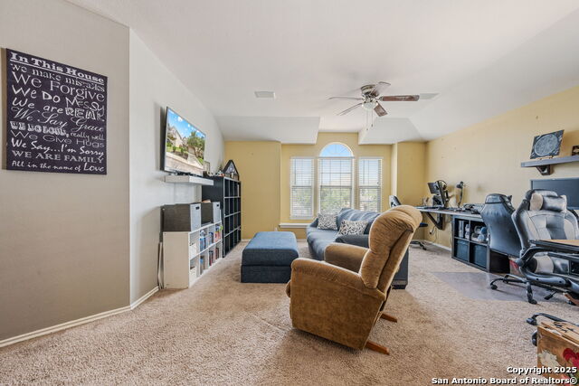 Listing photo id 12 for 23618 Calico Chase