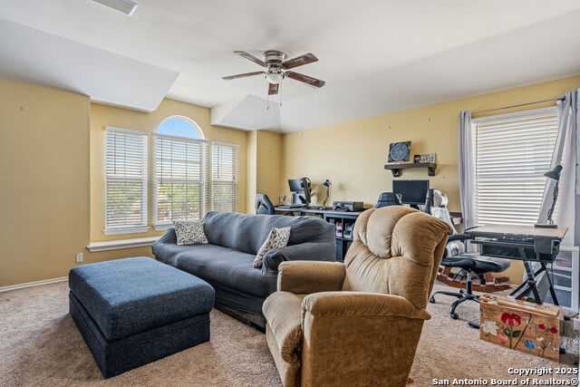 Listing photo id 13 for 23618 Calico Chase