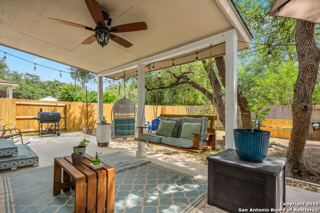 Listing photo id 22 for 23618 Calico Chase