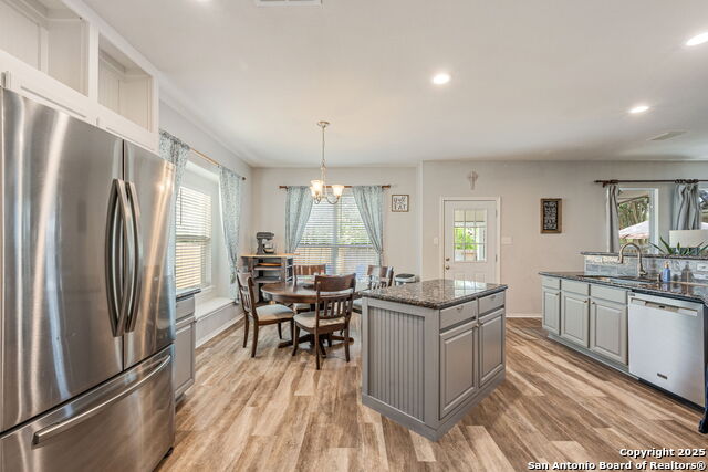 Listing photo id 7 for 23618 Calico Chase