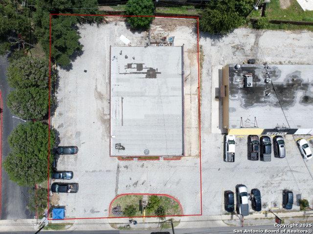 Listing photo id 2 for 5631 Evers Rd