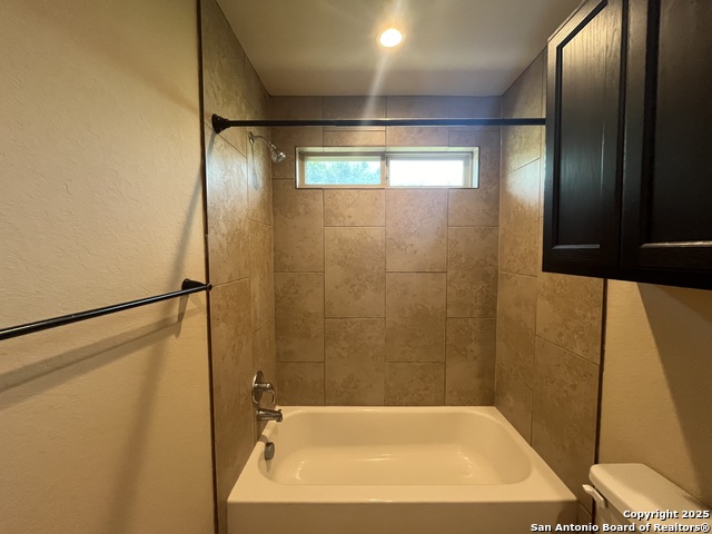 Image 18 of 26 For 6611 Mia Way  101